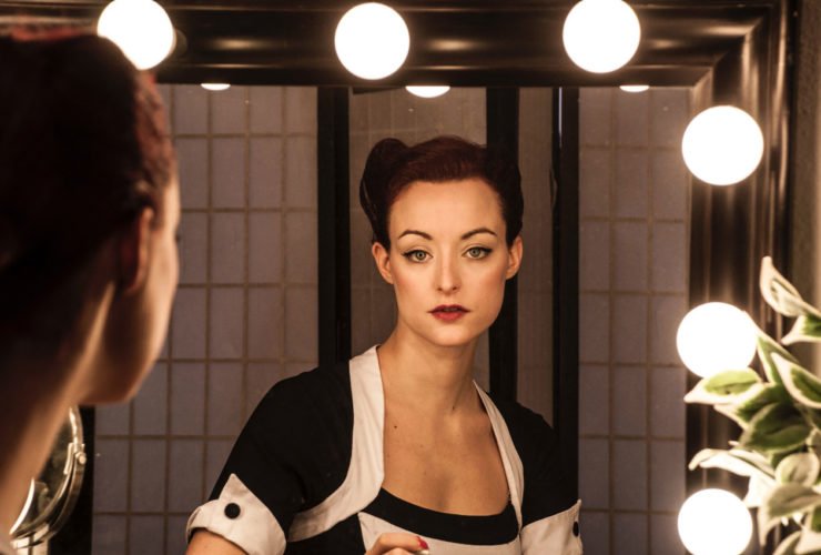 Womans Beauty Routine min