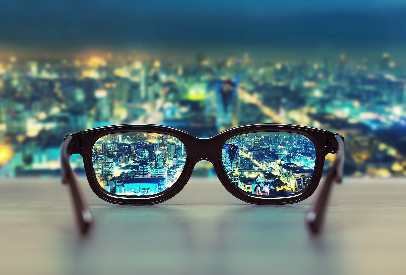 Glass, Or Plastic Lenses? Choosing Eyewear For Your Style! · ChicMags
